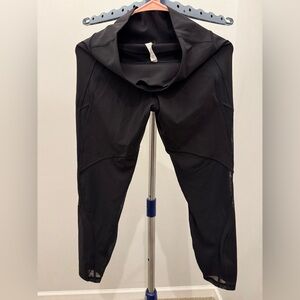 Lululemon Athletica Woman black leggings size 8 blend of nylon & Lycra elastane